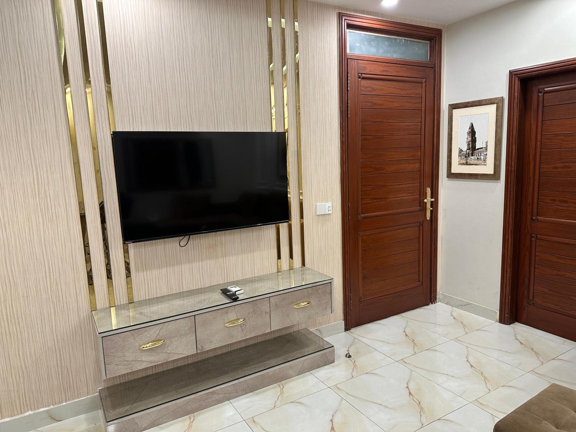 Imperial Suites ลาฮอร์ ภายนอก รูปภาพ